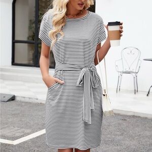 Merokeety Short Sleeve summer dress with pockets - NWT